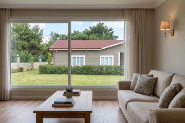 Minimalist Interior Architecture Trends in Steel Villas