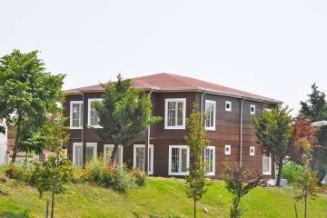 Кармод возвел в Абудже паспортный стол, который работает на зеленой энергии.