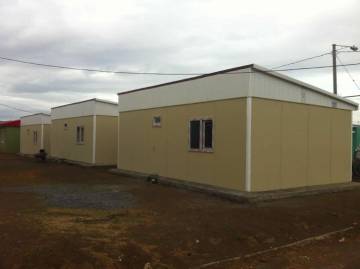 Кармод возвел в Абудже паспортный стол, который работает на зеленой энергии.