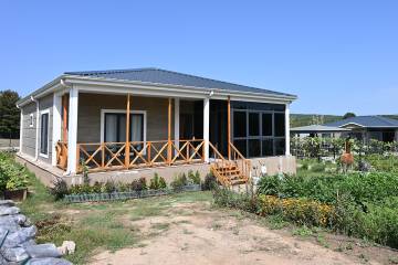 Одноповерховий сталевий будинок