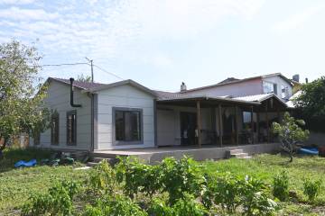 Одноповерховий сталевий будинок