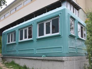 Güneş Enerjisi Paneli Kabini