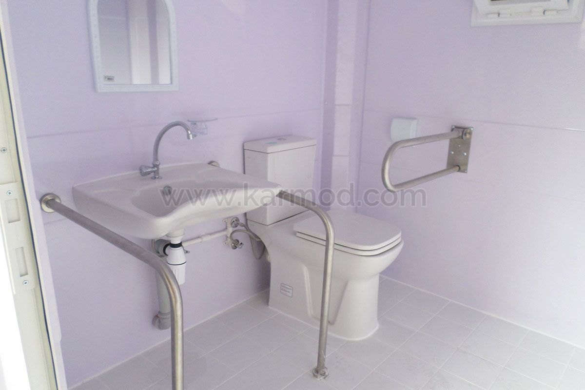 Інвалідна туалетна кабіна 215x215