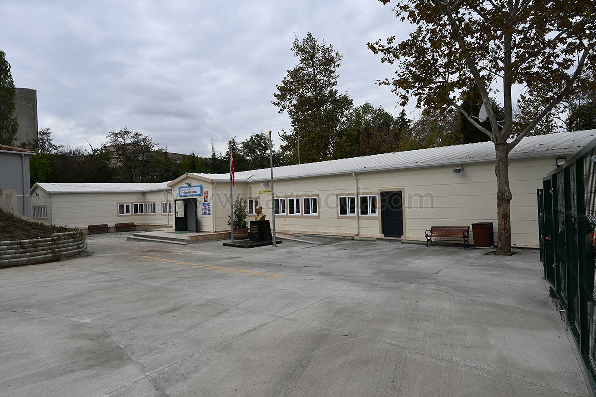 ساختمان پیش ساخته مدرسه 697 m²