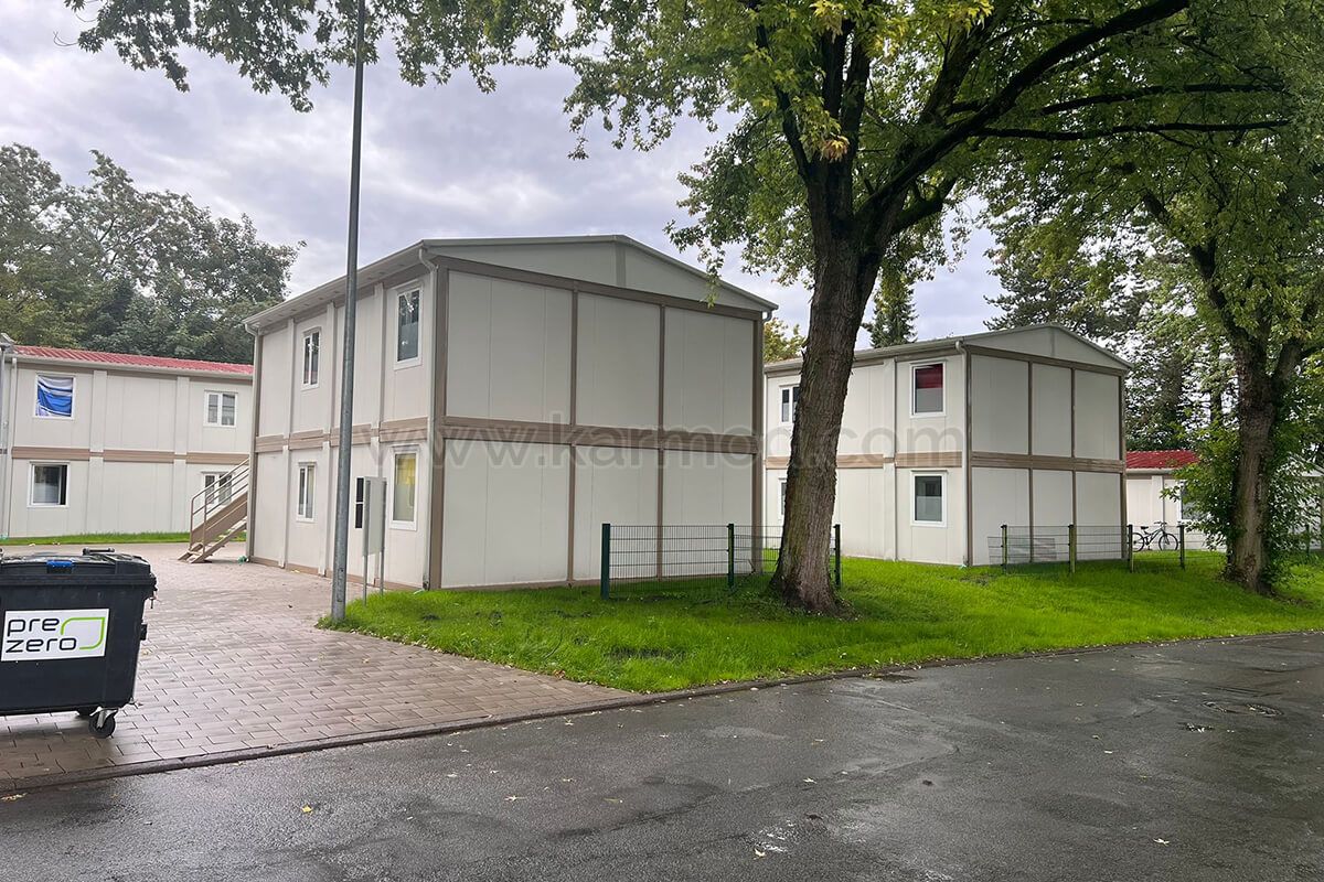 Schlangen Mülteci Konutları