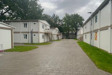 fluchtlingsunterkunft-schlangen-48876_2.jpg