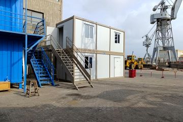 container-office-at-the-shipyard-site-61732_1.jpg