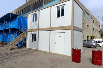 container-office-at-the-shipyard-site-61732_2.jpg