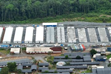 Ліберія, будівельний табір із збірних конструкцій