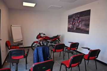 batiments-du-centre-de-developpement-des-motos-honda-90140_4.jpg
