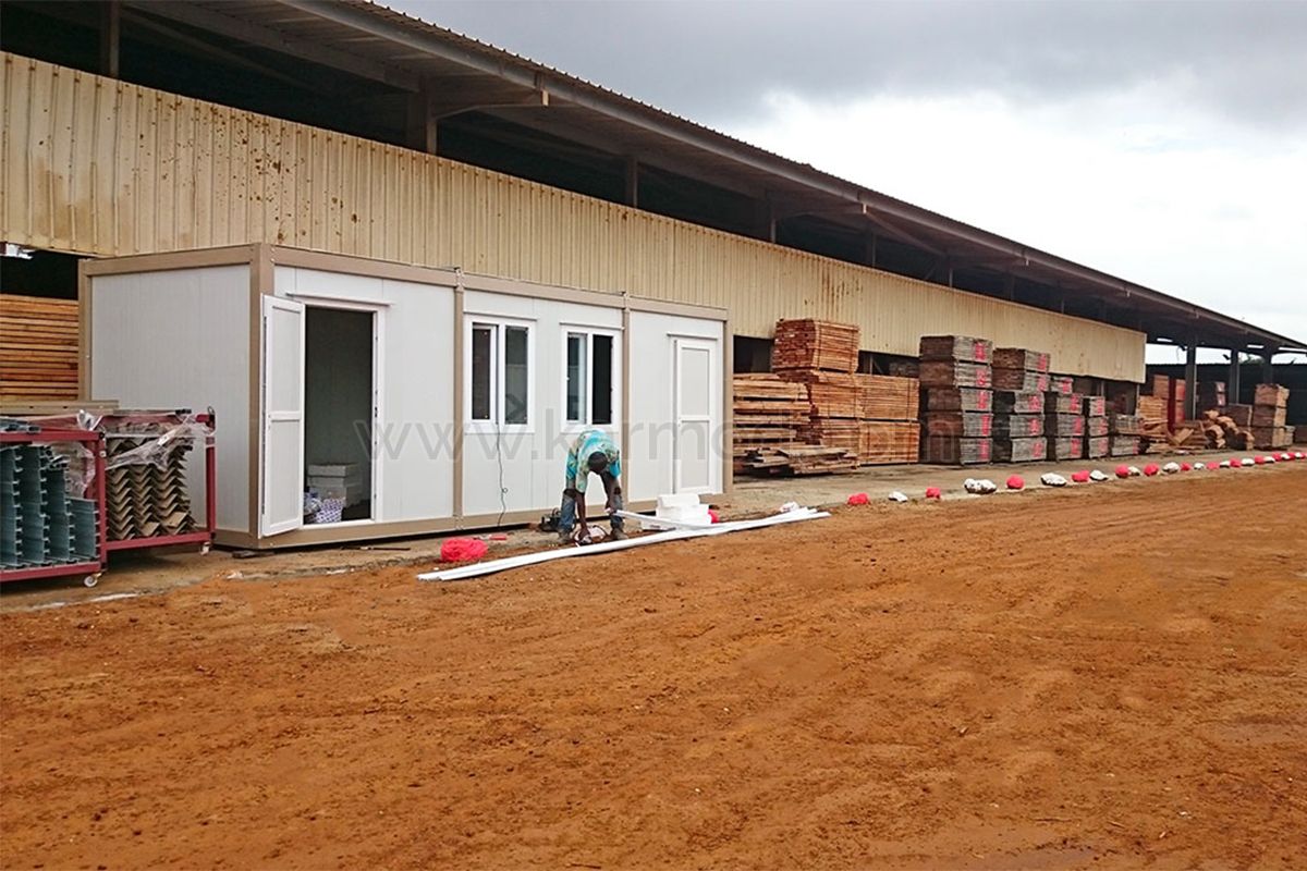 Офісні приміщення для лісової промисловості, Габон